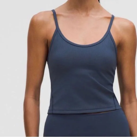 Lululemon sz 8 Wunder Train U-Neck ribbed Deep Blue Bra light support NWOT